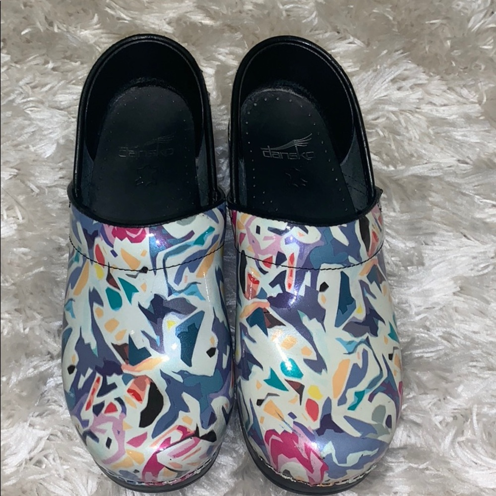 Dansko clogs !!! Worn once !! I accept offers